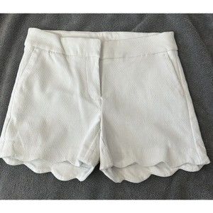 Attyre Womens White Textured Scallop Hem Shorts Size 6 Flat Front Chino EUC